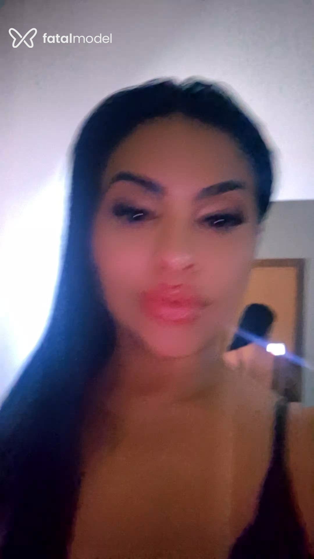Acompanhante mulher morena (o) de olhos castanhos - Letícia Lins