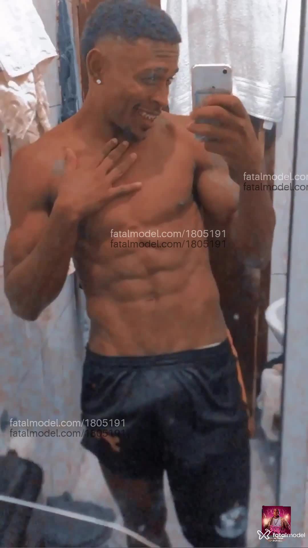 Acompanhante homem com cabelo castanho de olhos castanhos em Florianópolis - Negodoce