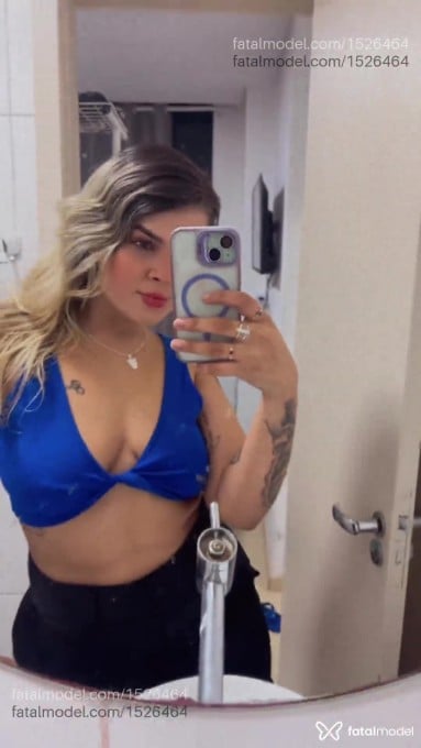 Acompanhante mulher loira (o) de olhos castanhos em Limeira - Mel Lima