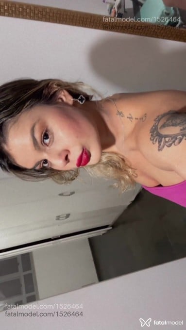 Acompanhante mulher loira (o) de olhos castanhos em Limeira - Mel Lima