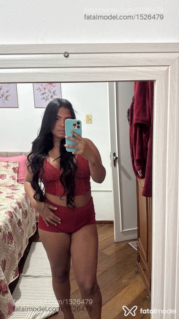 Acompanhante mulher morena (o) de olhos pretos - Larah tavares