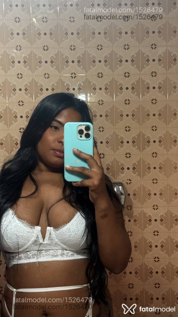 Acompanhante mulher morena (o) de olhos pretos - Larah tavares