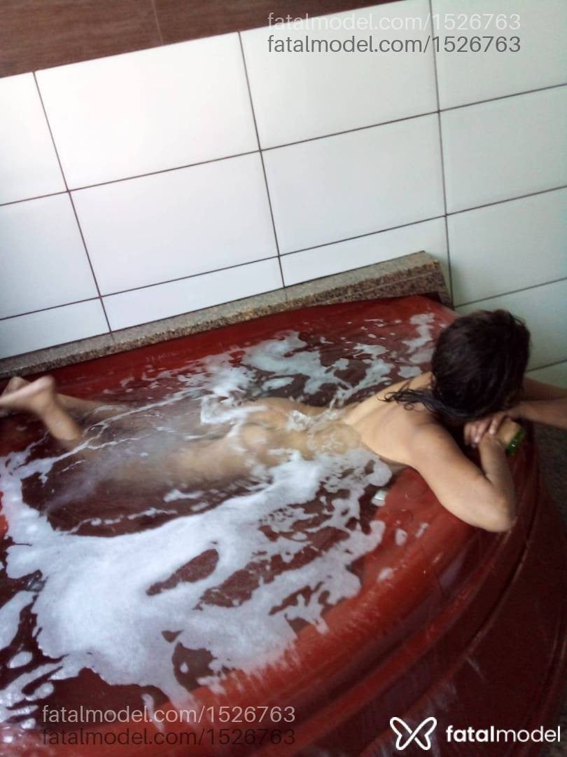 Acompanhante mulher com cabelo castanho de olhos castanhos em Uberaba - Melmel