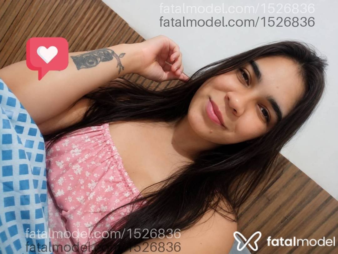Acompanhante mulher morena (o) de olhos castanhos - Anny