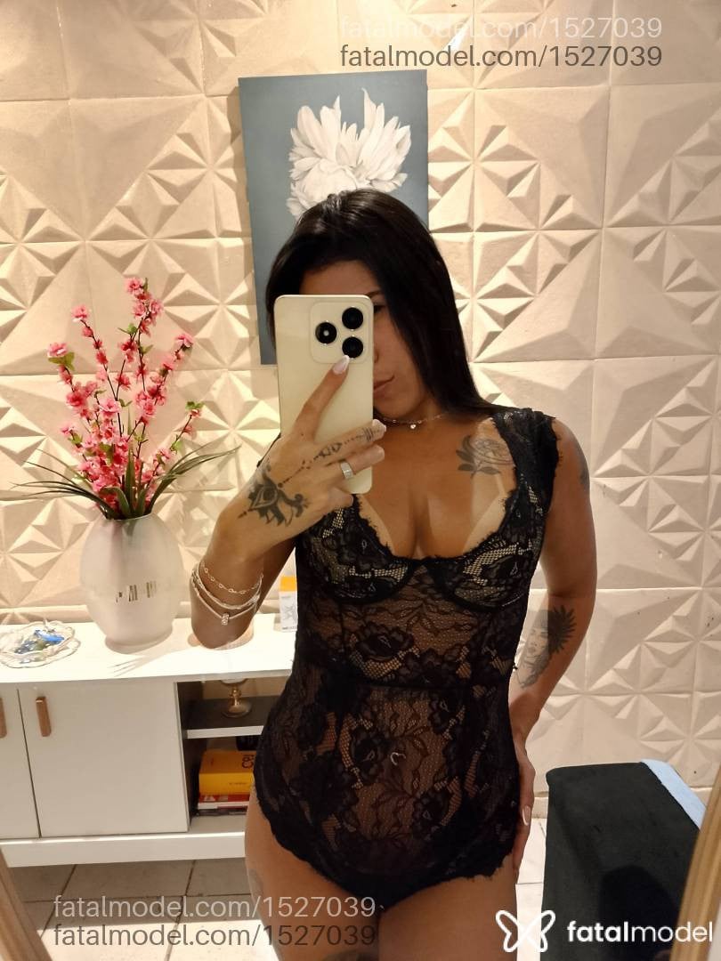 Acompanhante mulher morena (o) de olhos pretos - Hayla Lins