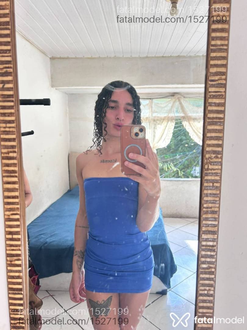 Acompanhante mulher trans morena (o) de olhos castanhos - Mirella Venenno