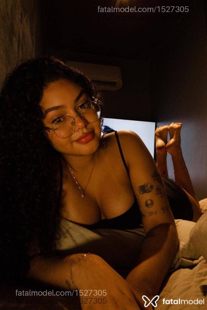 Acompanhante mulher morena (o) de olhos castanhos em Virtual - Meloxx