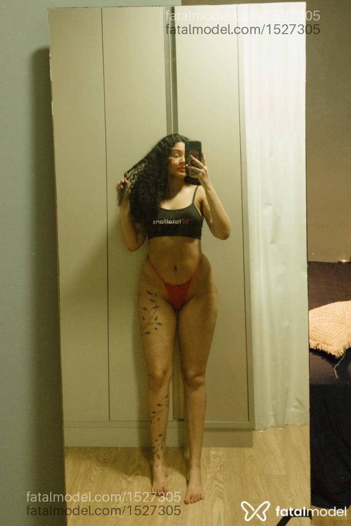 Acompanhante mulher morena (o) de olhos castanhos - Meloxx