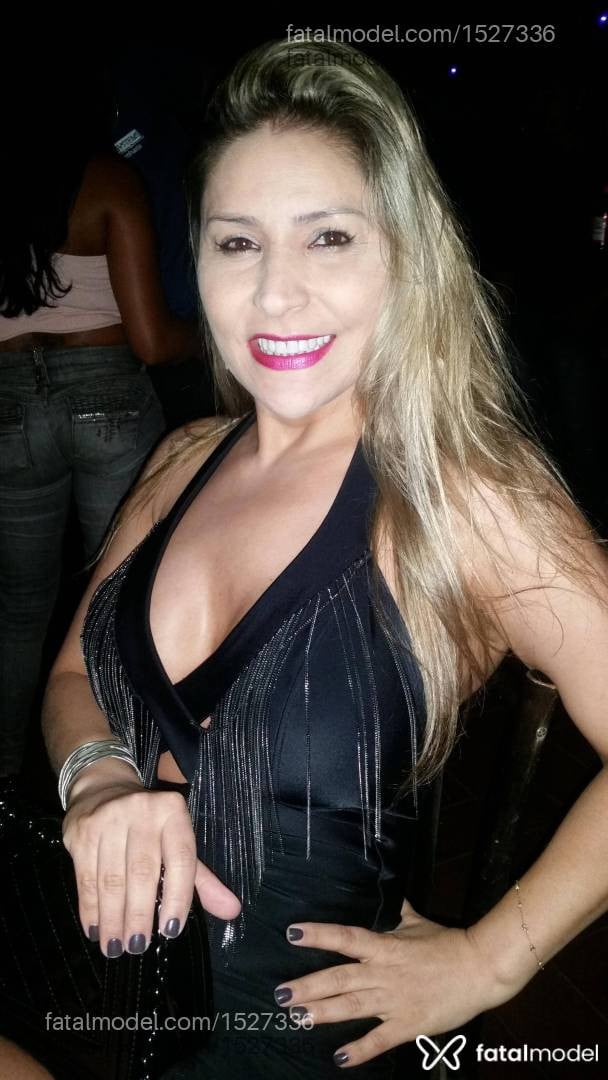 Acompanhante mulher loira (o) de olhos castanhos - Mariana Leal