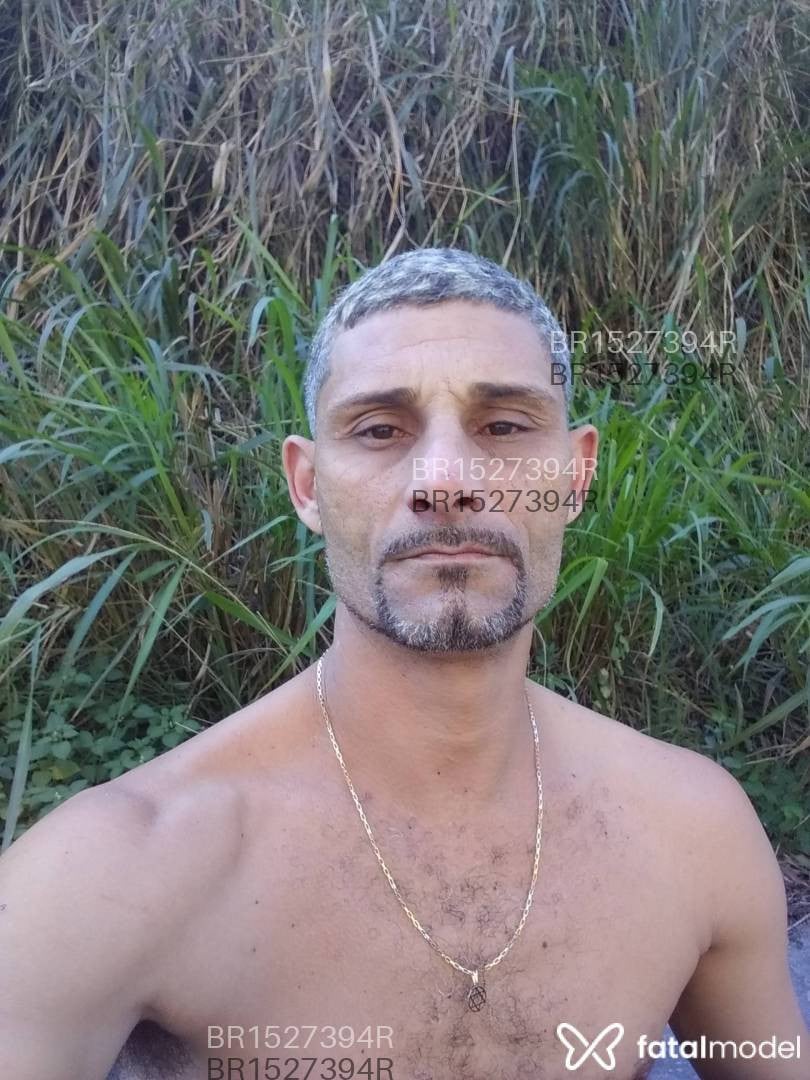 Acompanhante homem com cabelo grisalho de olhos mel em Itaboraí - Biell Verthein