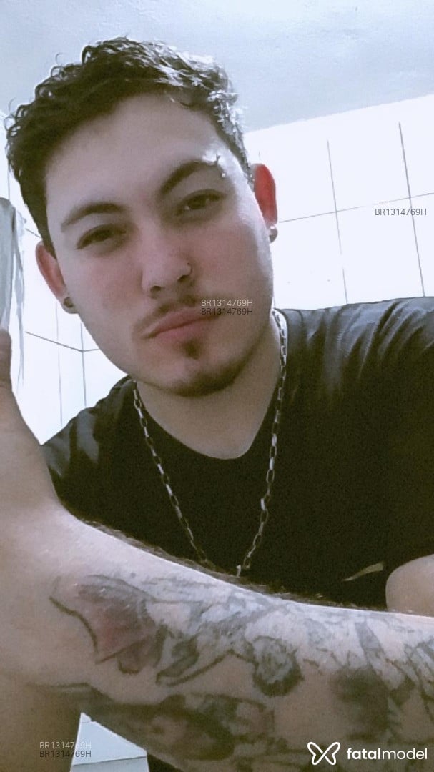 Acompanhante homem com cabelo castanho de olhos castanhos em Mauá Acompanhante homem com cabelo castanho de olhos castanhos em Mauá - Alex Borges