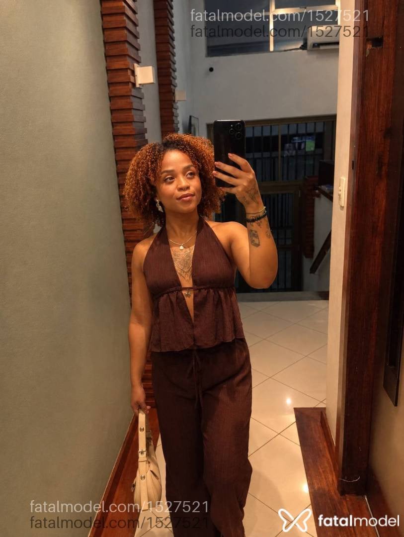 Acompanhante mulher morena (o) de olhos mel - Dandara Cruz