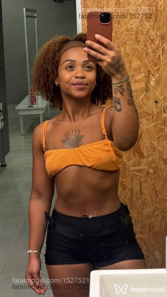 Acompanhante mulher morena (o) de olhos mel - Dandara Cruz
