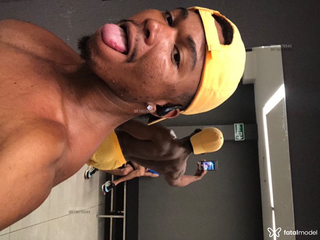 Acompanhante homem morena (o) de olhos castanhos em São Paulo Acompanhante homem morena (o) de olhos castanhos em São Paulo - Pietro
