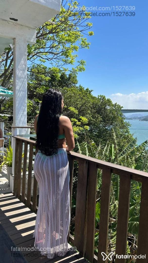 Acompanhante mulher com cabelo castanho de olhos pretos - Luiza medina