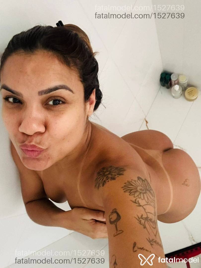 Acompanhante mulher com cabelo castanho de olhos pretos - Luiza medina