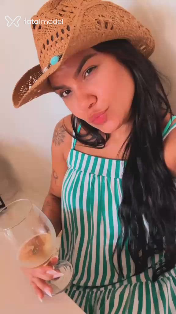 Acompanhante mulher com cabelo castanho de olhos pretos - Luiza medina Acompanhante mulher com cabelo castanho de olhos pretos - Luiza medina