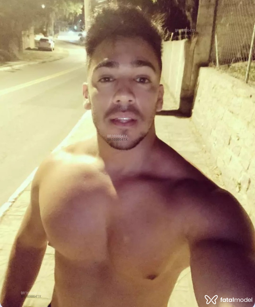 Acompanhante homem morena (o) de olhos castanhos em Joinville Acompanhante homem morena (o) de olhos castanhos em Joinville - Carlos Kurta