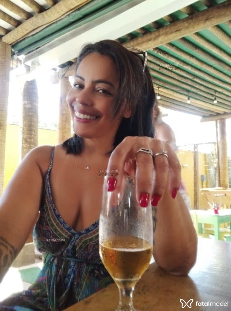 Acompanhante mulher com cabelo castanho de olhos castanhos em São Paulo - Renata