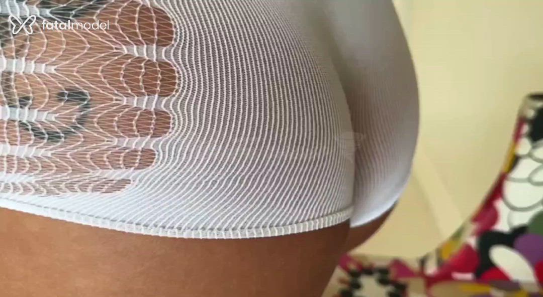 Acompanhante mulher loira (o) de olhos mel - Juju