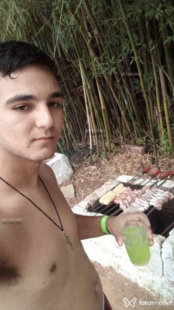 Acompanhante homem morena (o) de olhos castanhos em Gravataí - Pablo