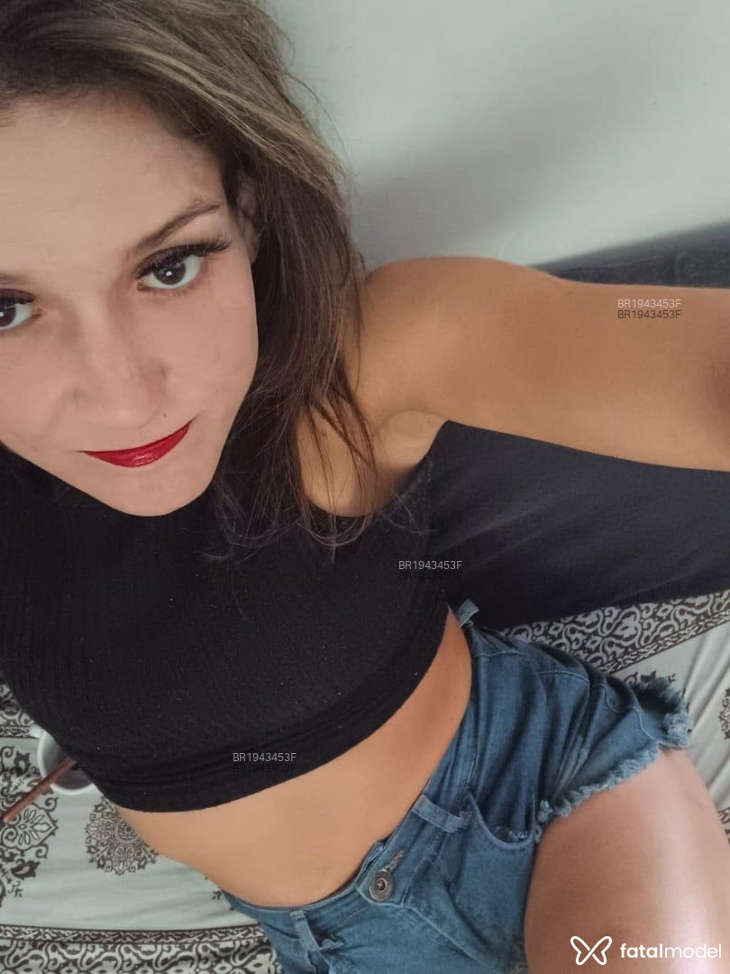 Acompanhante mulher loira (o) de olhos castanhos em Balneário Camboriú - Camila