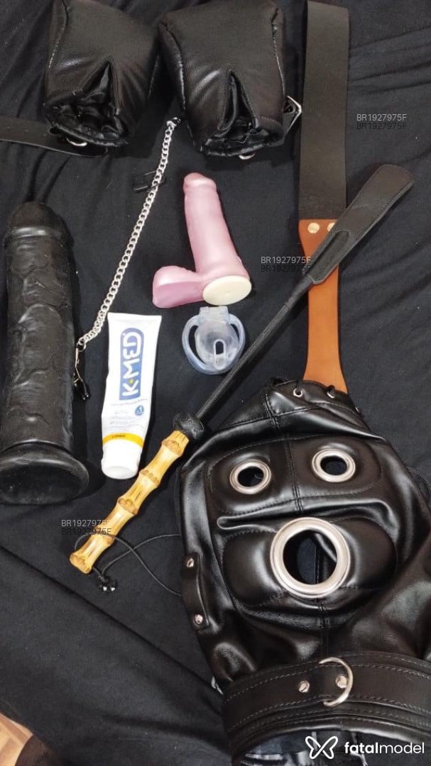 Acompanhante mulher morena (o) de olhos pretos em Rio de Janeiro Acompanhante mulher morena (o) de olhos pretos em Rio de Janeiro - Mistress Nuit