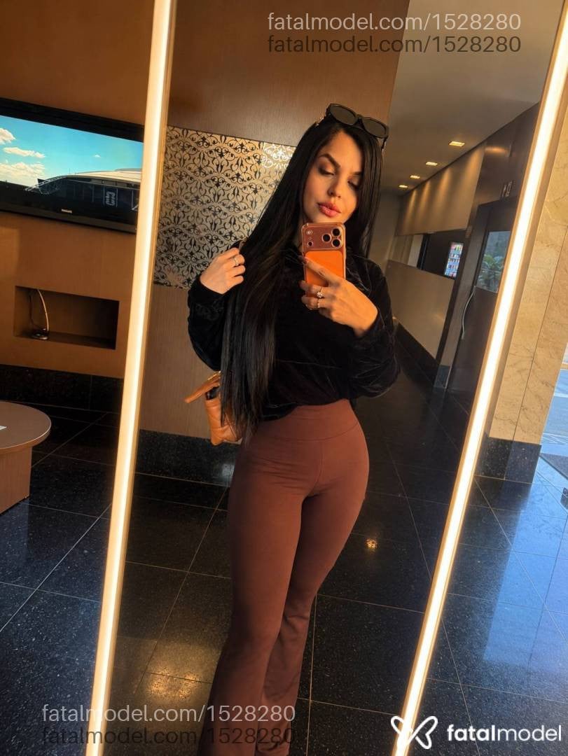 Acompanhante mulher morena (o) de olhos castanhos em Varginha - Nathalia Lemes