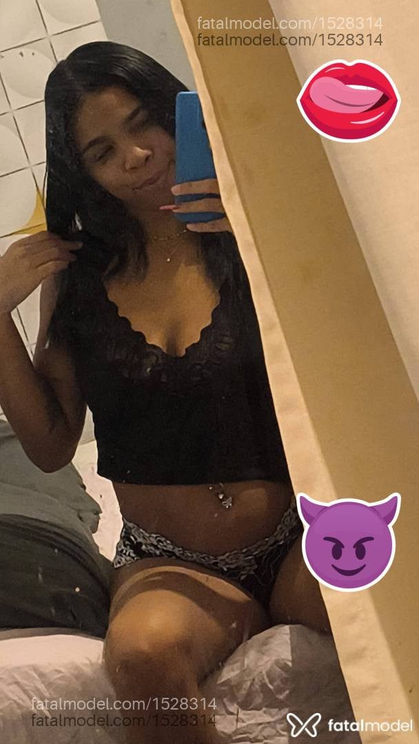 Acompanhante mulher morena (o) de olhos castanhos em Saquarema - Cristal