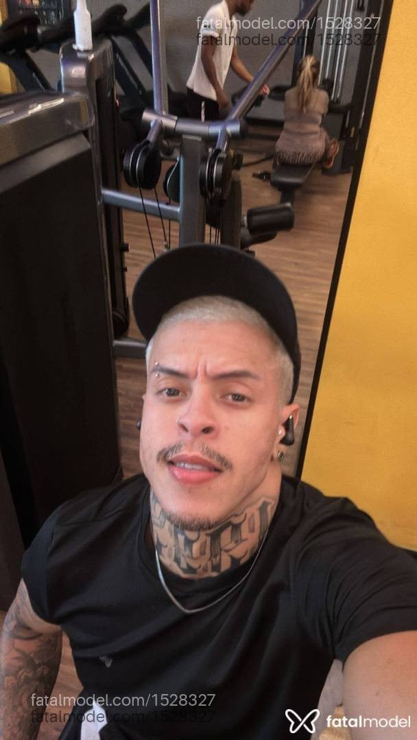 Acompanhante homem loira (o) de olhos castanhos - Brunno Souza