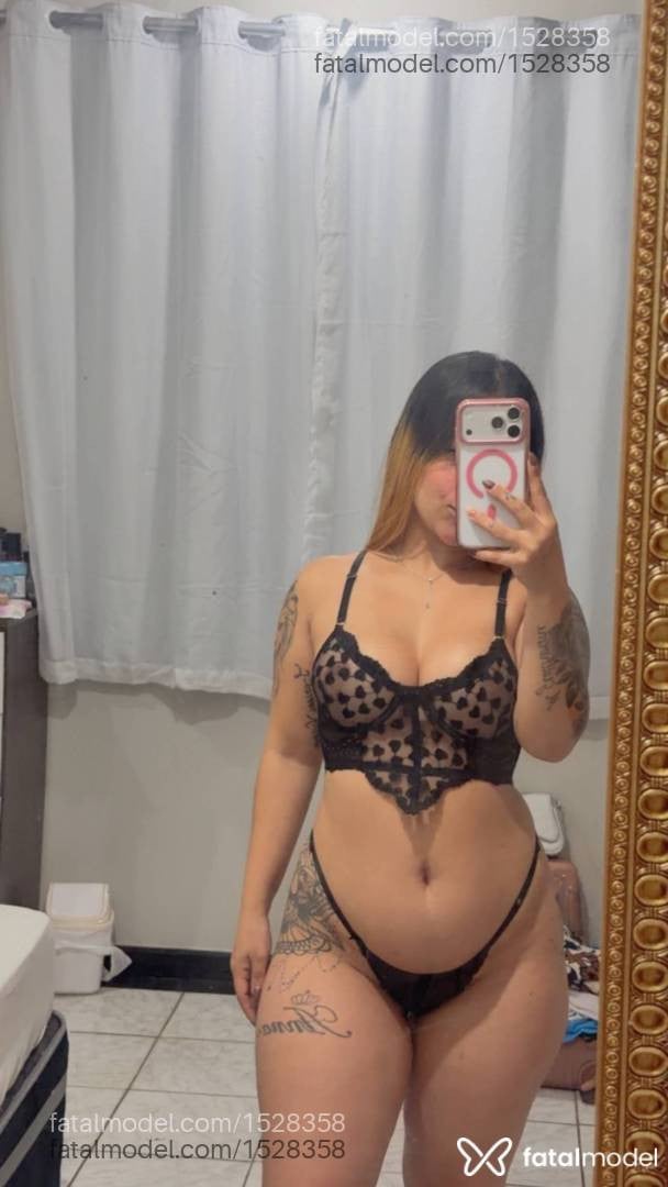 Acompanhante mulher ruiva (o) de olhos castanhos - Kimberlly