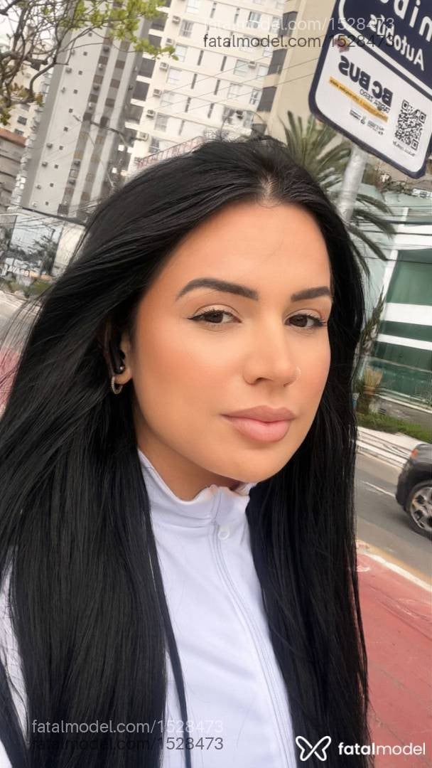 Acompanhante mulher morena (o) de olhos castanhos - Lorena Marques