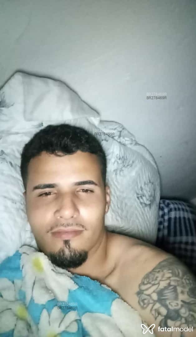 Acompanhante homem morena (o) de olhos castanhos em Uberlândia - Gustavo mendes
