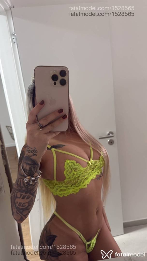 Acompanhante mulher loira (o) de olhos castanhos em Maravilha - Giovana