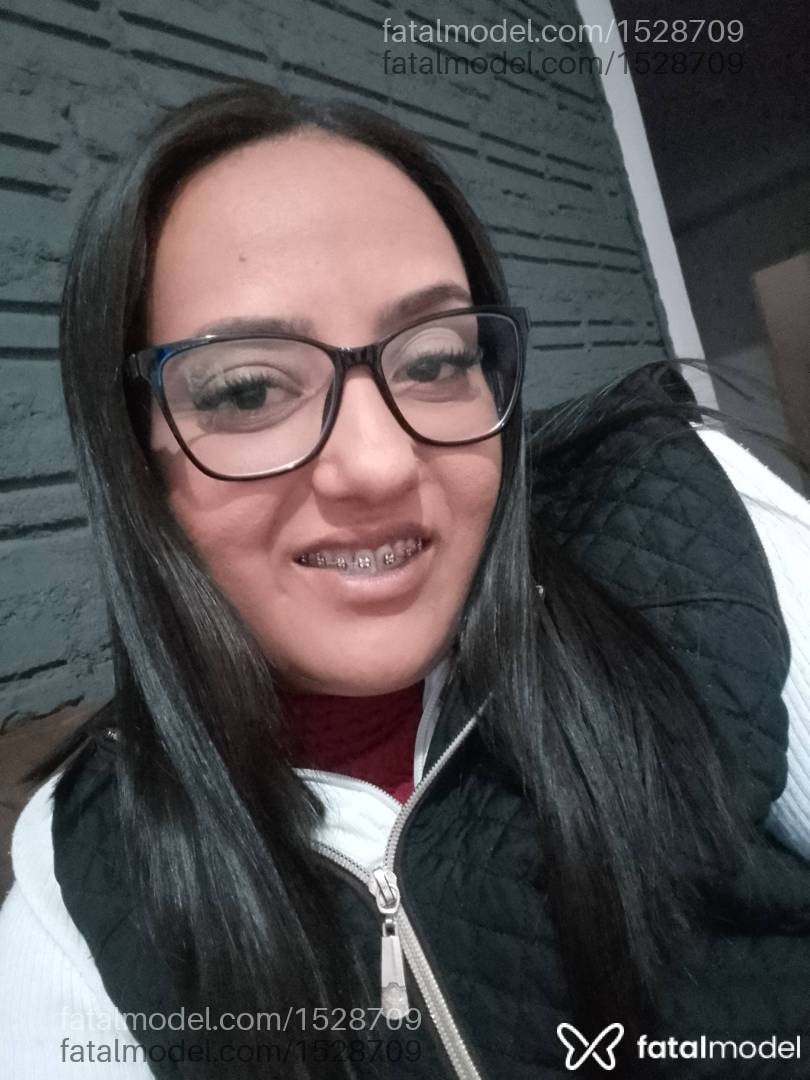 Acompanhante mulher morena (o) de olhos castanhos - CIBELLE