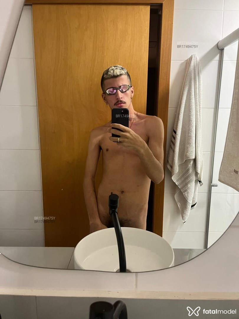 Acompanhante homem com cabelo castanho de olhos castanhos em Belo Horizonte Acompanhante homem com cabelo castanho de olhos castanhos em Belo Horizonte - DAVI VENÂNCIO