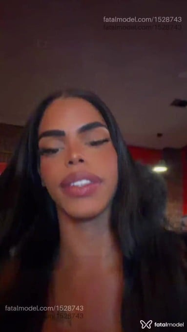 Acompanhante mulher trans morena (o) de olhos castanhos em Salvador - Giulia Freitas