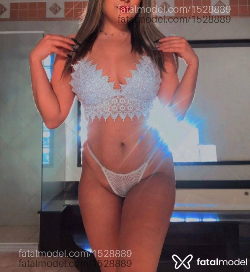 Acompanhante mulher loira (o) de olhos castanhos - Bianca Ferrari