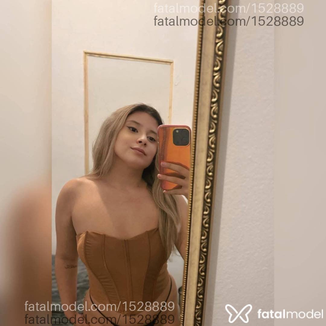 Acompanhante mulher loira (o) de olhos castanhos - Bianca Ferrari