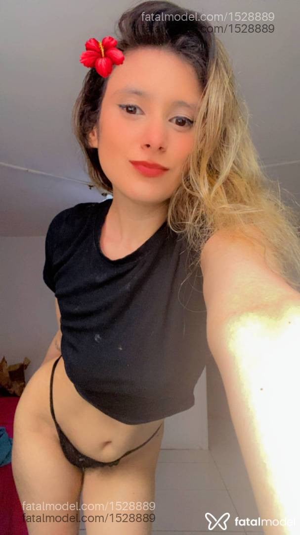 Acompanhante mulher loira (o) de olhos castanhos - Bianca Ferrari