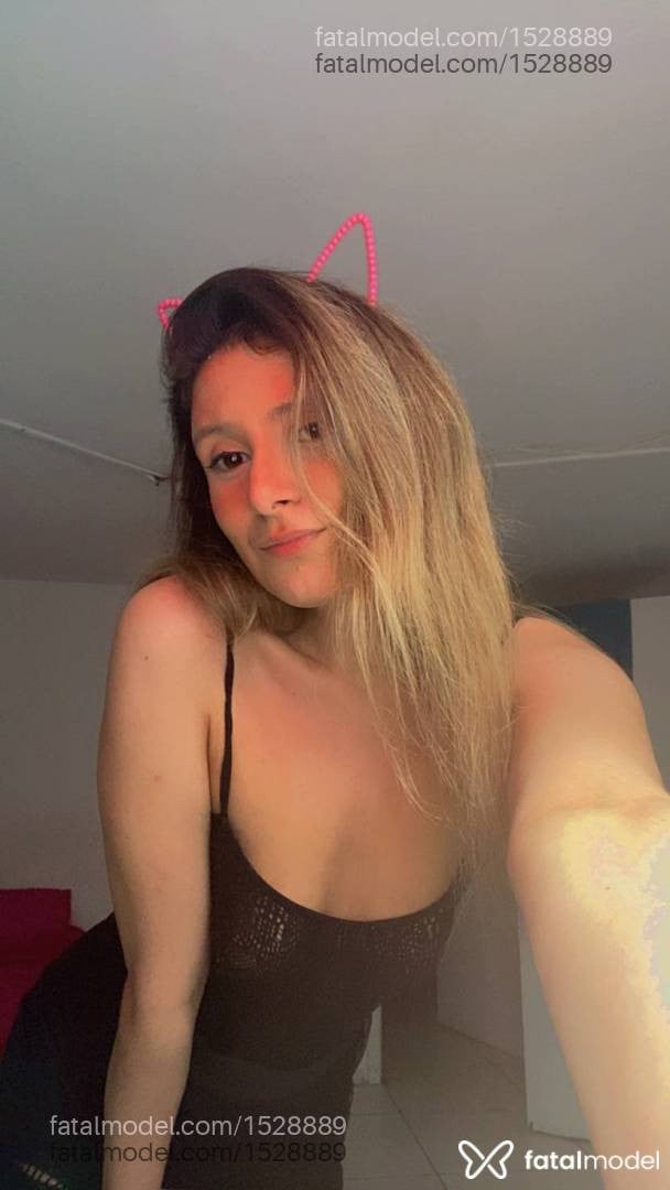 Acompanhante mulher loira (o) de olhos castanhos - Bianca Ferrari