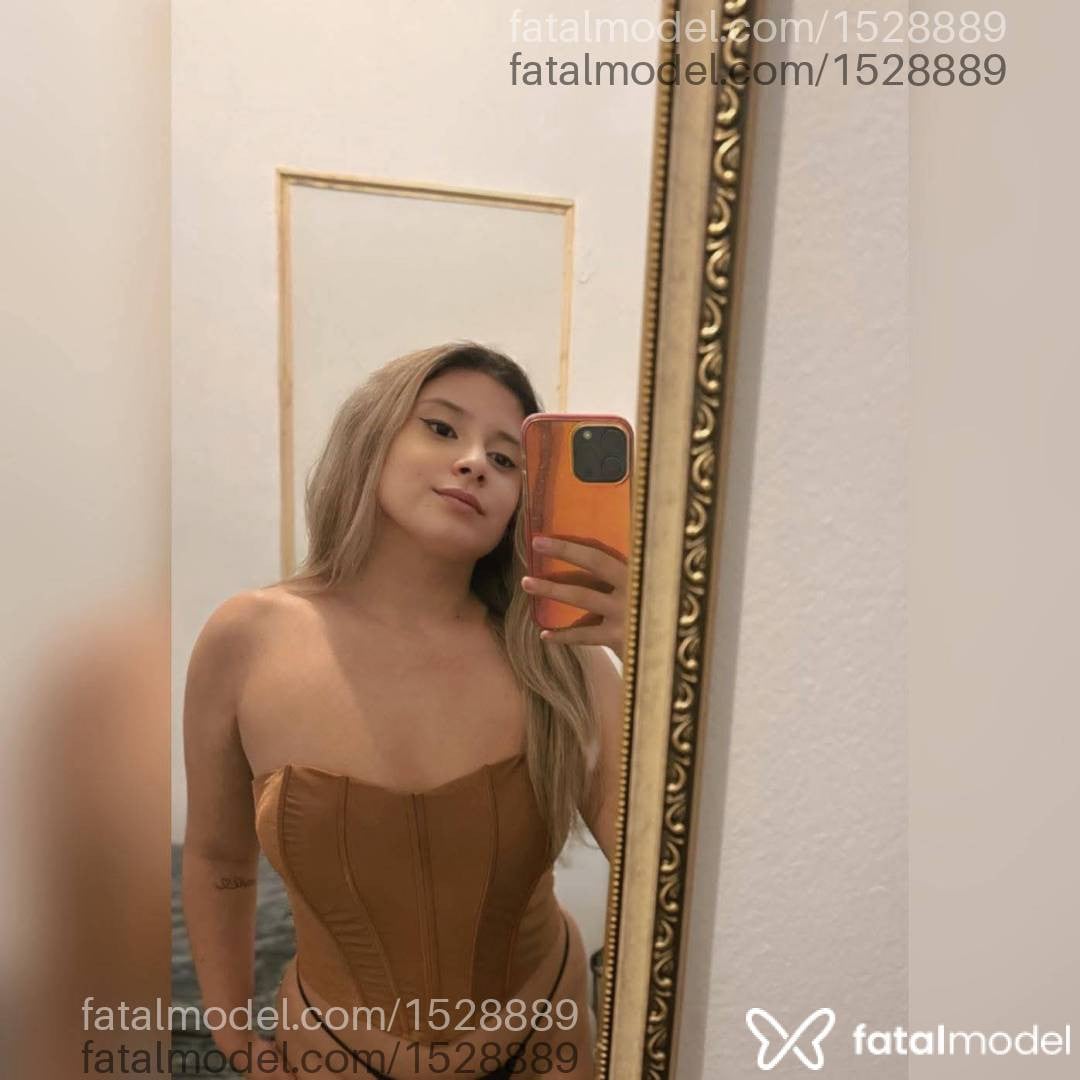 Acompanhante mulher loira (o) de olhos castanhos - Bianca Ferrari