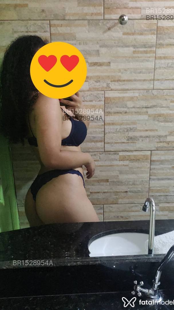 Acompanhante mulher com cabelo castanho de olhos castanhos em Manaus - Carolina