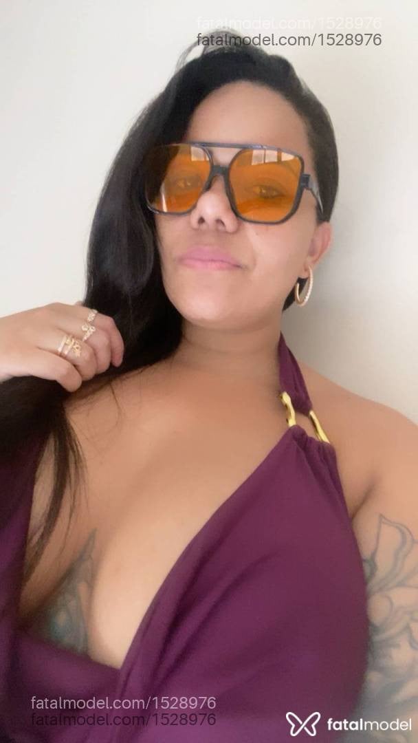 Acompanhante mulher com cabelo castanho de olhos castanhos - Mel