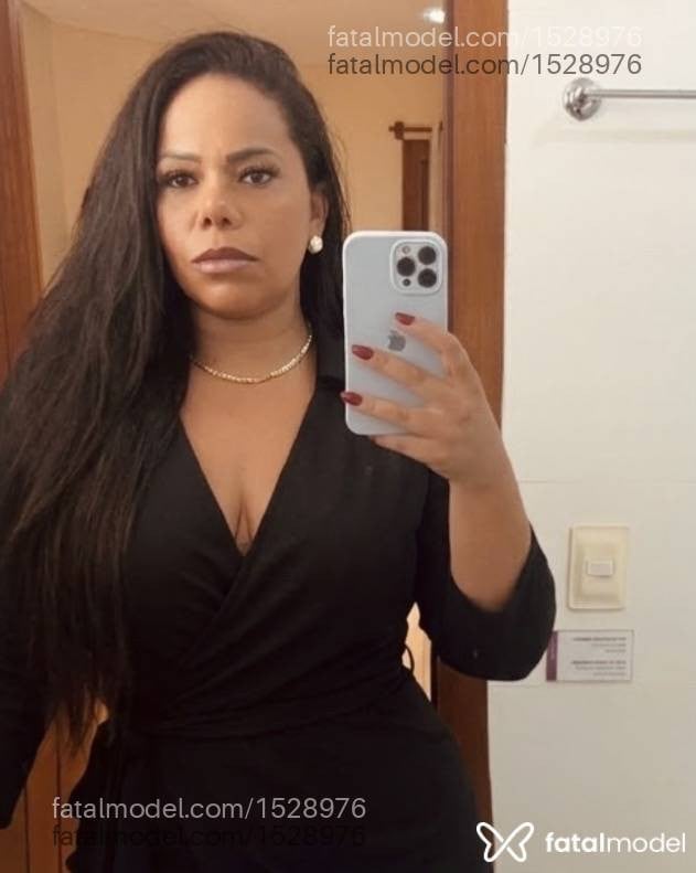 Acompanhante mulher com cabelo castanho de olhos castanhos - Mel