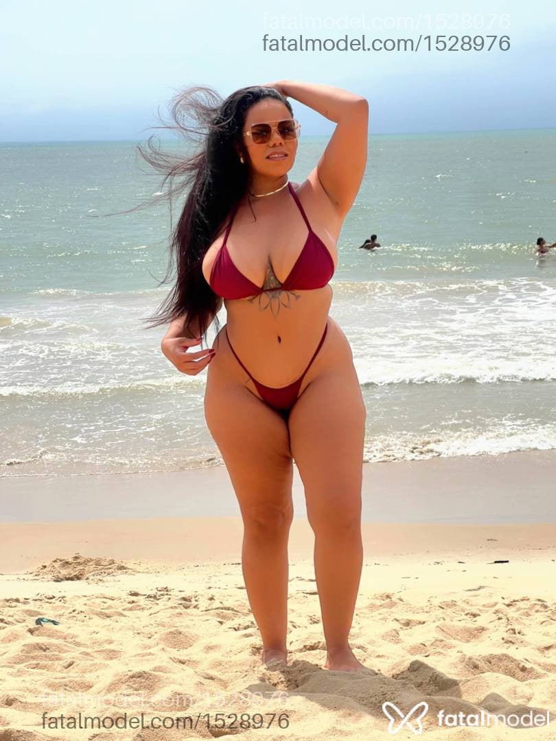Acompanhante mulher com cabelo castanho de olhos castanhos - Mel