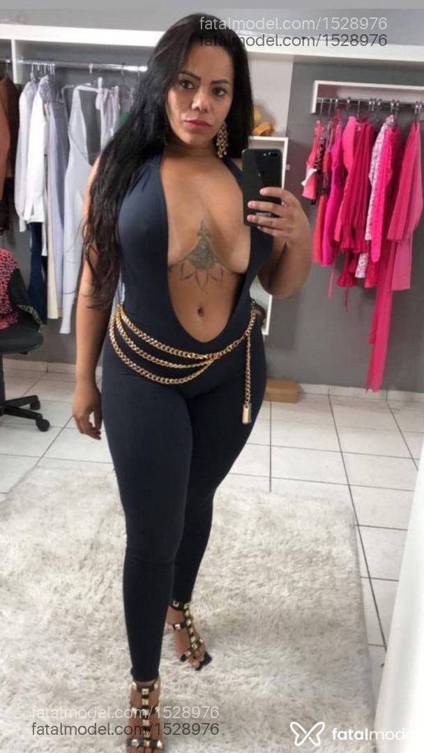 Acompanhante mulher com cabelo castanho de olhos castanhos - Mel