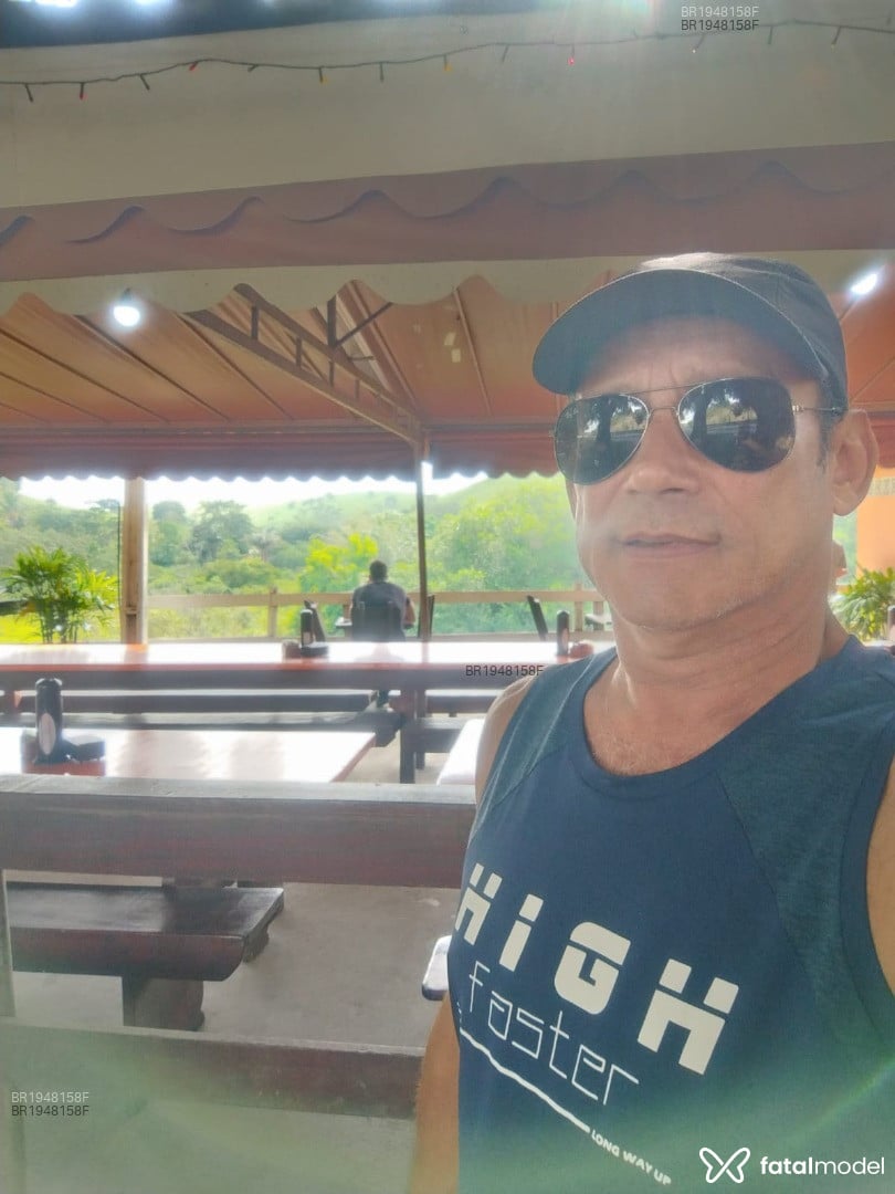 Acompanhante homem morena (o) de olhos pretos em Virtual - Pirocavintequatro