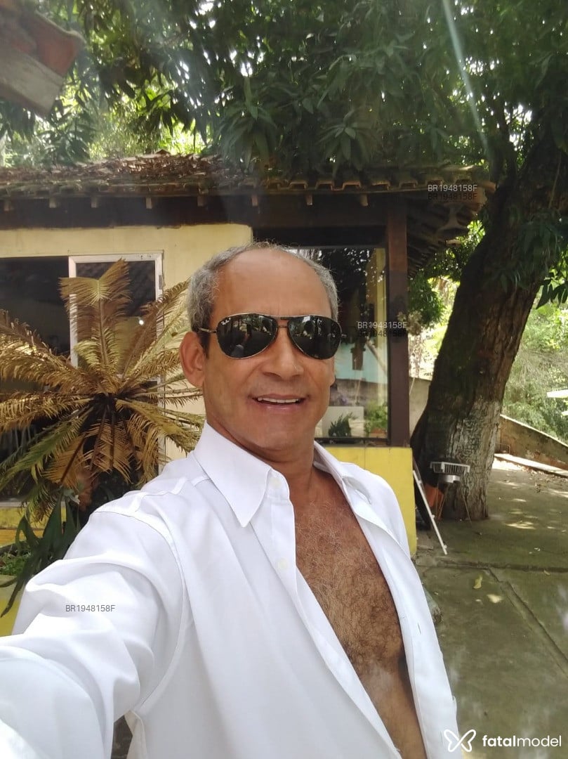 Acompanhante homem morena (o) de olhos pretos em Virtual - Pirocavintequatro