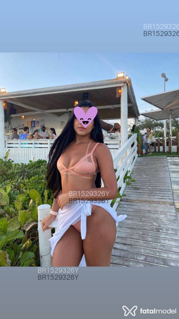 Acompanhante mulher morena (o) de olhos castanhos em Macaé - Nicole